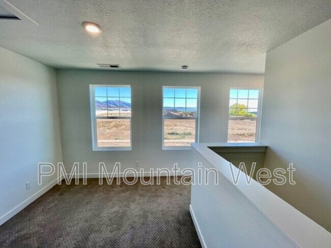 Building Photo - 1386 Copper Sky Dr