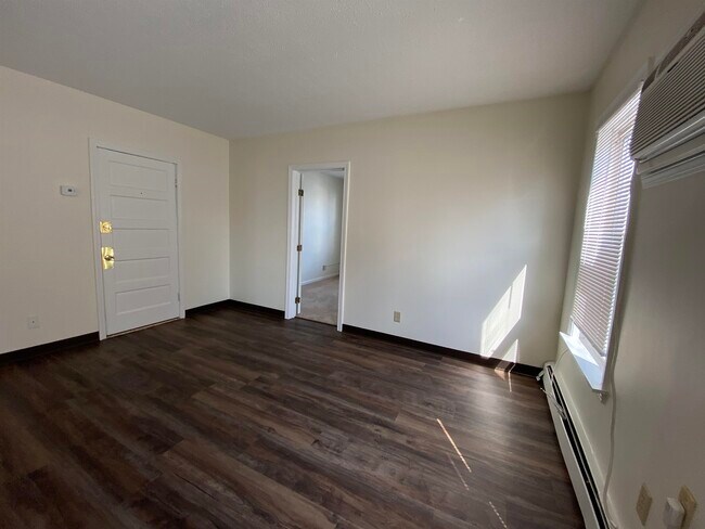 Building Photo - 133 Second St