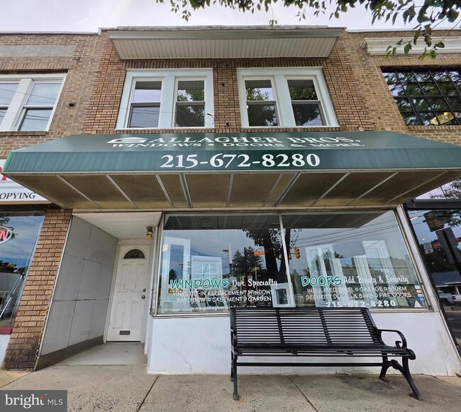 Building Photo - 8 N York Rd