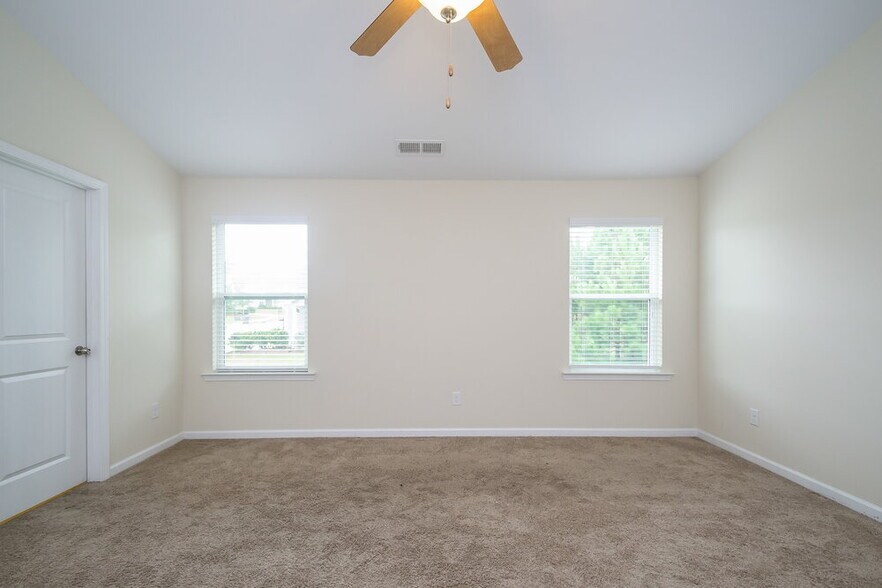 Building Photo - 289 Darbys Run Ct