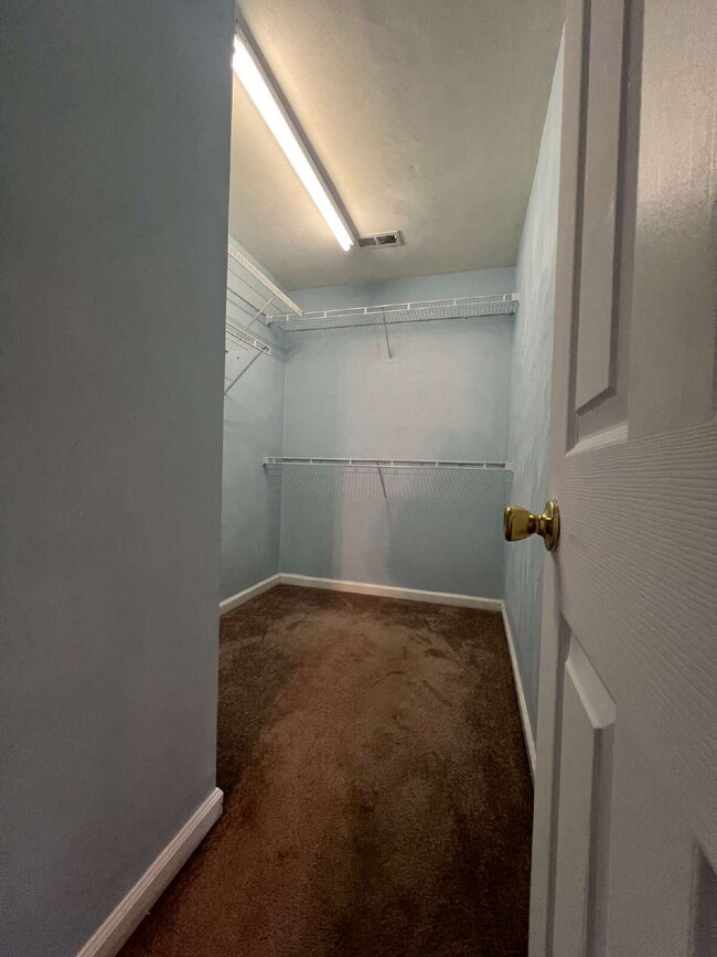 Building Photo - 3 Bdrm / 2.5 Bath House Available Now!!! N...