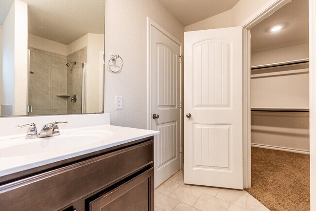 Building Photo - 2918 Lindenwood Run