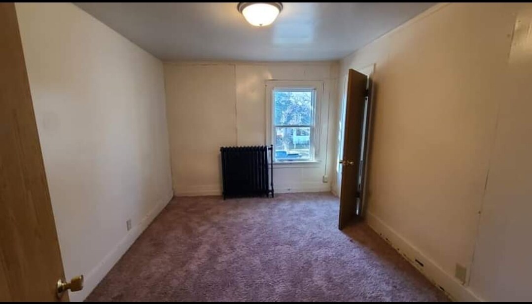 Building Photo - 819 11th St N