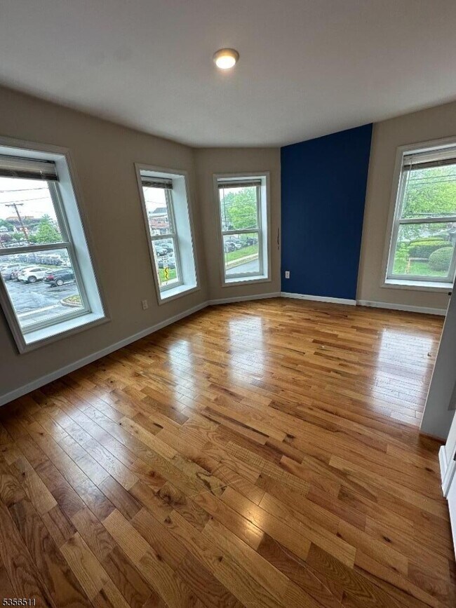 Building Photo - 26 Lindsley Ave