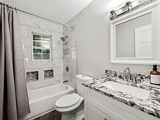 Building Photo - Charming 3BR House in Atlanta