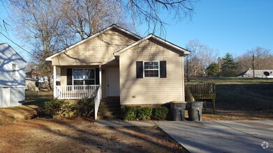 Building Photo - Nicely remodeled, nice 3 Bedroom, 2 Bath H...