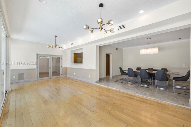 Building Photo - 3180 N Bay Rd