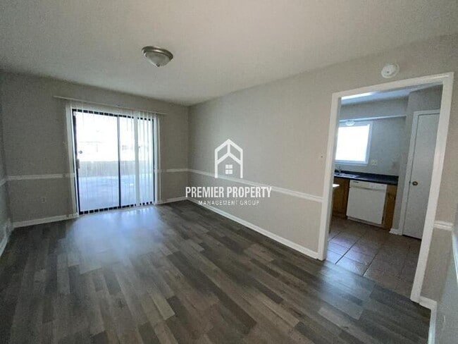 Building Photo - 3401 Hanna Dr