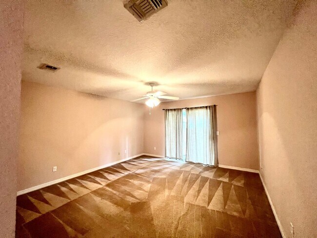Building Photo - 5884 Grotto Ave
