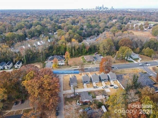 Building Photo - 1233 Eastway Dr