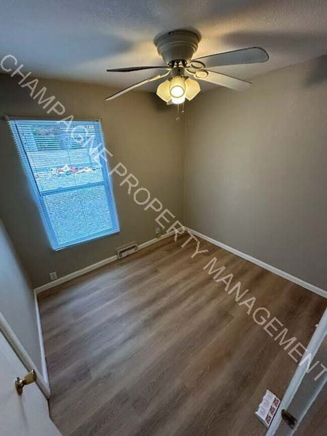 Building Photo - Updated Single Family Home in KC