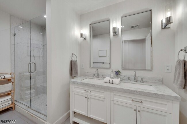 Building Photo - 224 Barnstable Dr