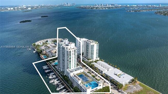 Building Photo - 7928 East Dr