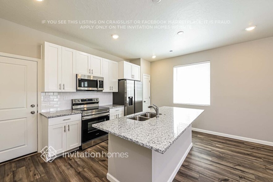Building Photo - 42 N Riverside Dr