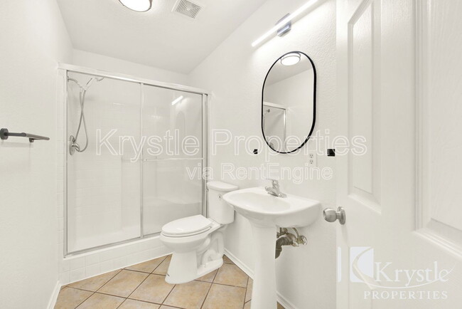Building Photo - 35 Goldfinch Dr