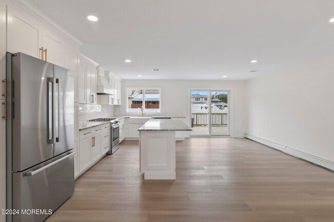 Building Photo - 1419 Joseph St