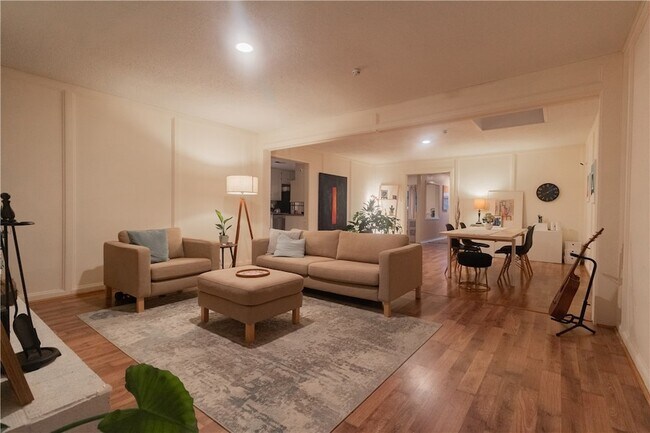 Building Photo - 2602 Arbor Dr