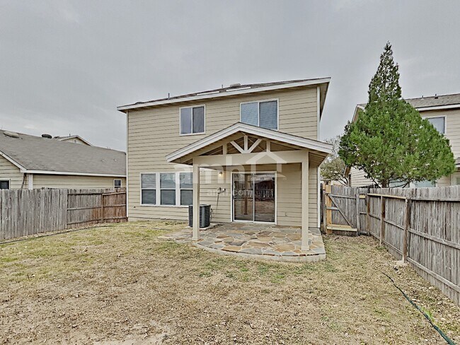 Building Photo - 9715 Woodland Pines