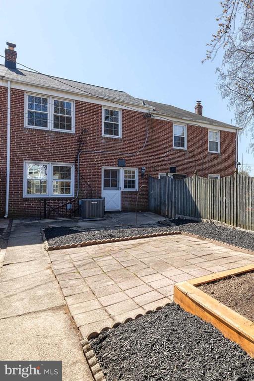 Building Photo - 130 Dumbarton Rd