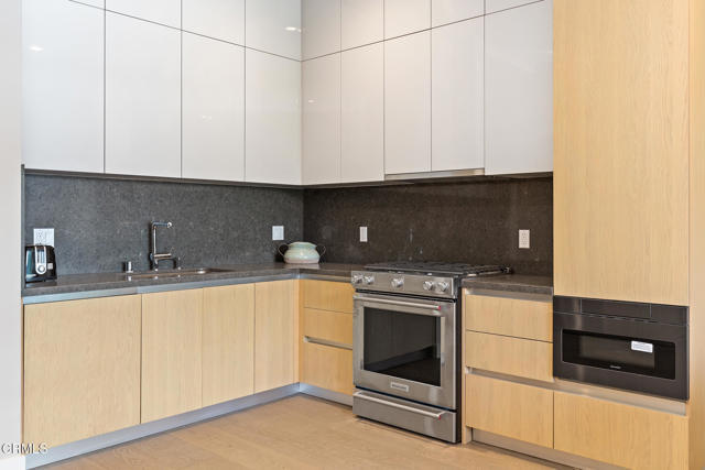 Building Photo - 388 Cordova St