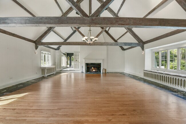 Building Photo - 430 Orienta Ave