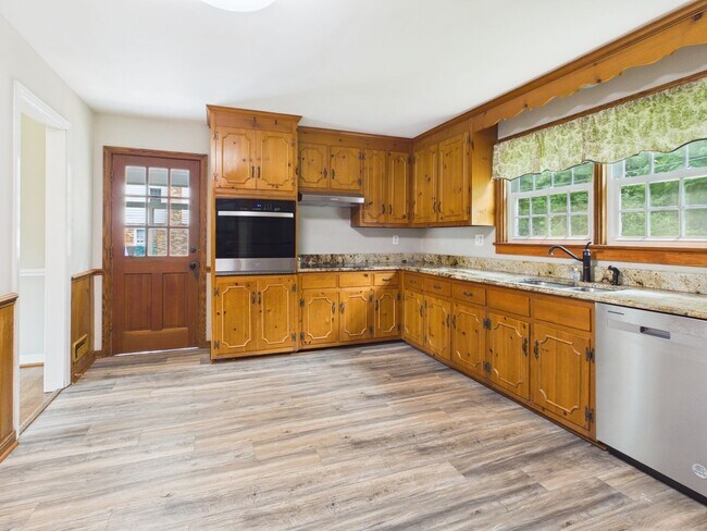Building Photo - 1519 Chauncey Ln