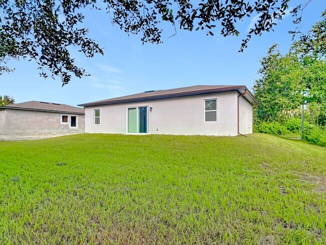 Building Photo - Brand New Home in North Port *3 Bedrooms & 2 Baths*