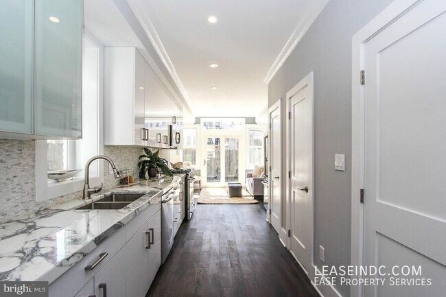 Building Photo - 32 N Street NW-