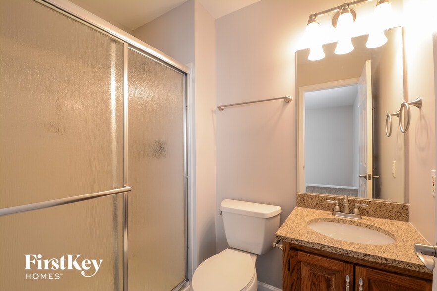 Building Photo - 641 Autumn Oaks Dr