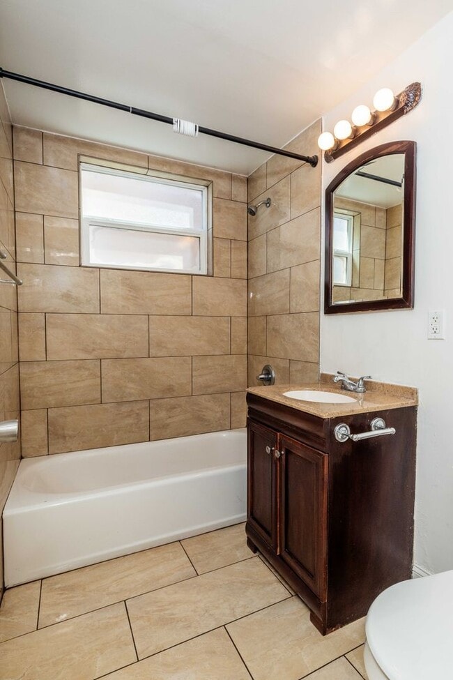 Building Photo - UPDATED, Spacious 1BR! DECK! STAINLESS APPLIANCES! HARDWOOD!