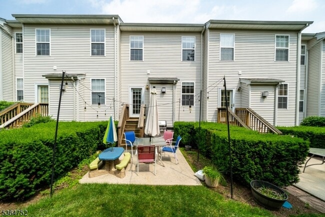 Building Photo - 593 Hartford Dr