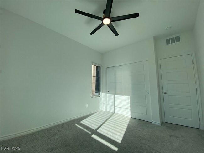 Building Photo - 600 Carriage Hill Dr