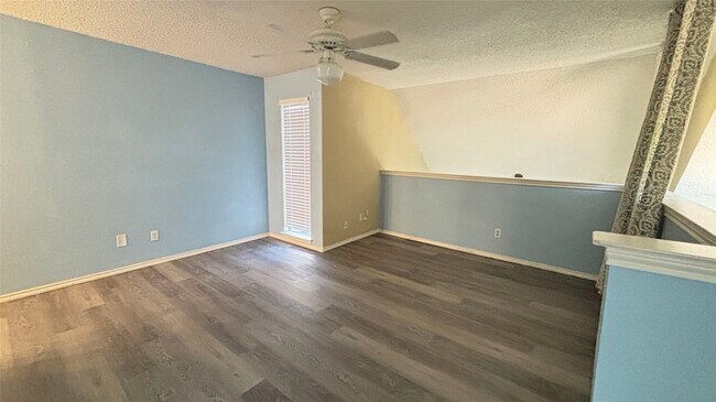 Building Photo - 2301 Basil Dr