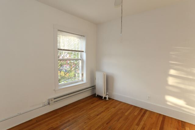 Building Photo - 962 W Cornelia Ave