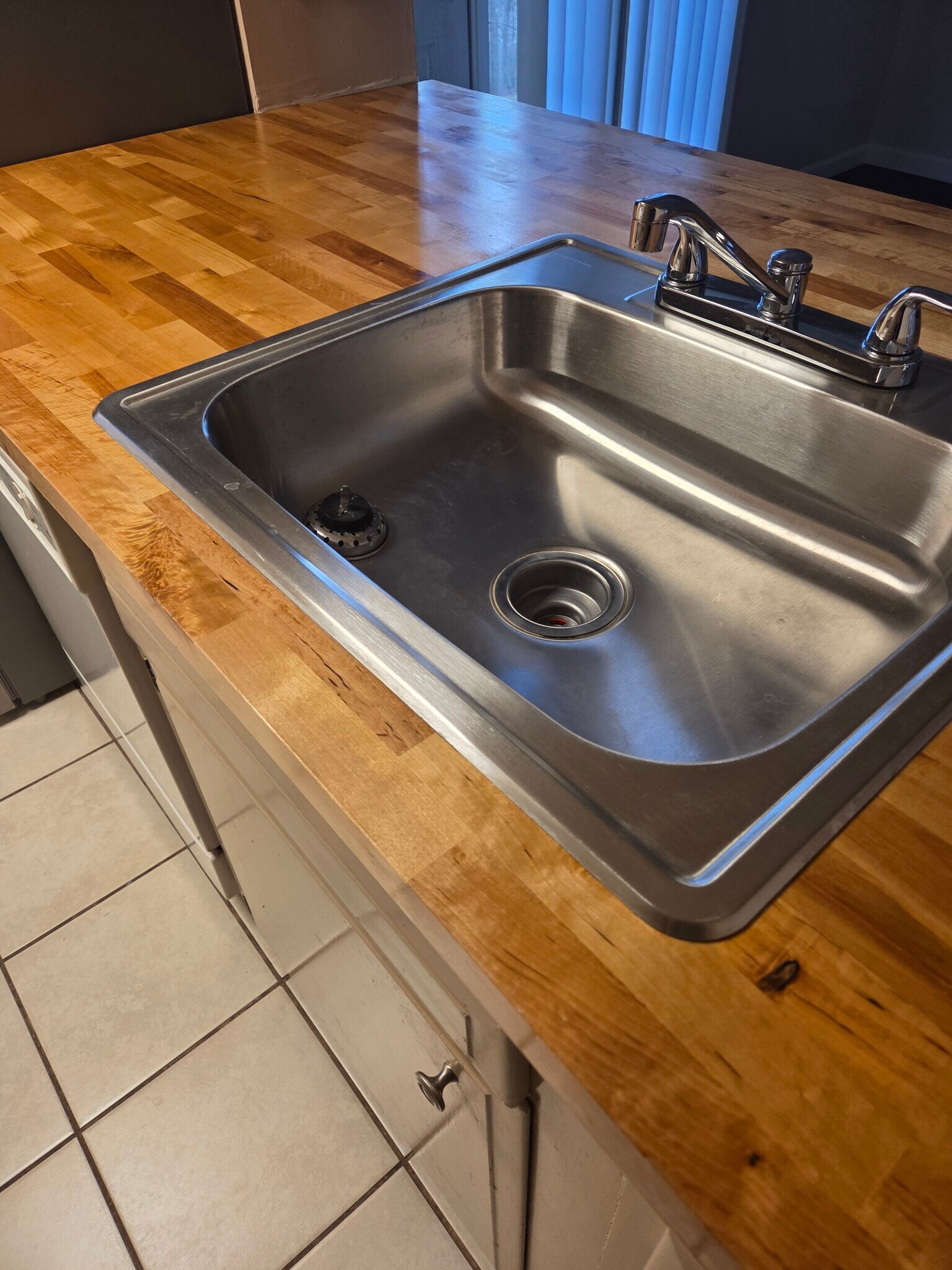 Building Photo - 524 Mercer Rd