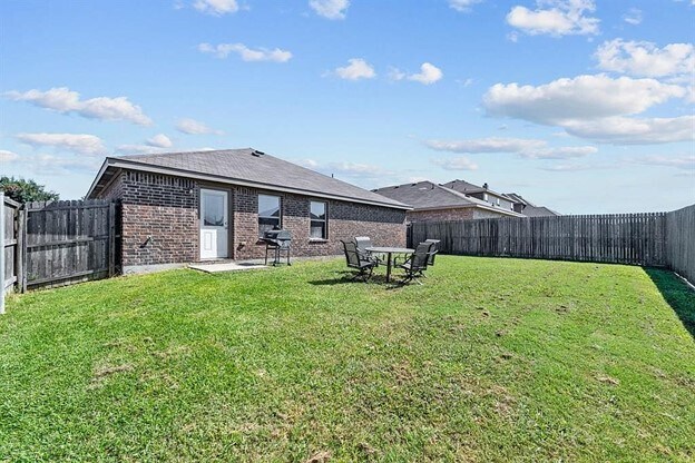 Building Photo - 2107 Hartley Dr