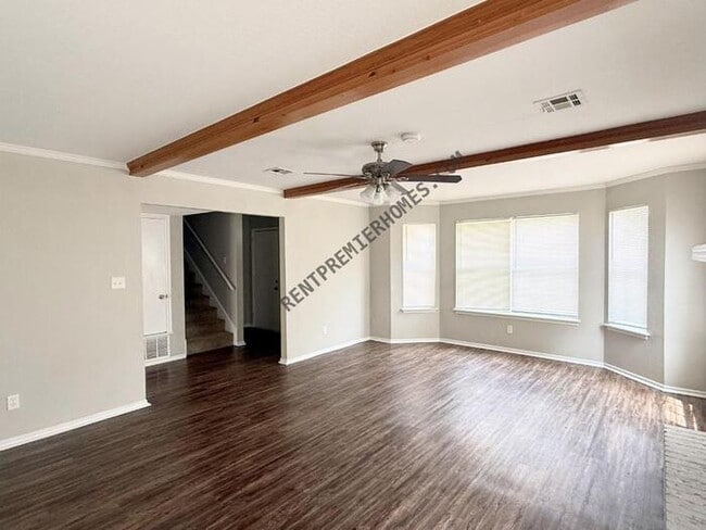 Building Photo - 1110 E 137th Pl