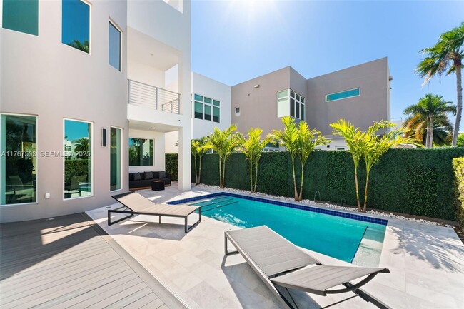 Building Photo - 10561 NW 67th Terrace