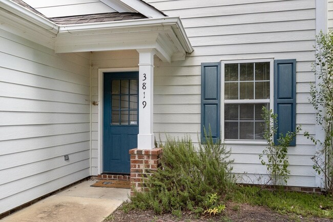 Building Photo - 3819 Northlake Dr