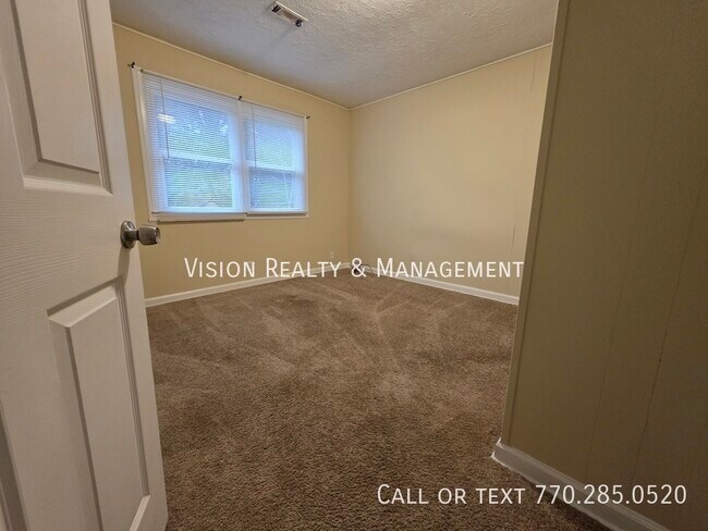 Building Photo - 219 Barrett Rd