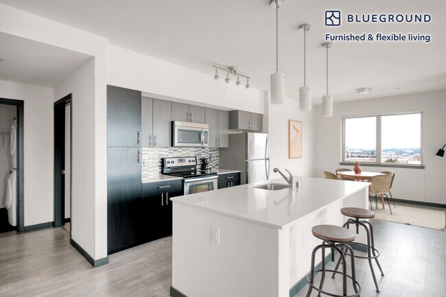 Building Photo - 15522 NE 22nd Pl