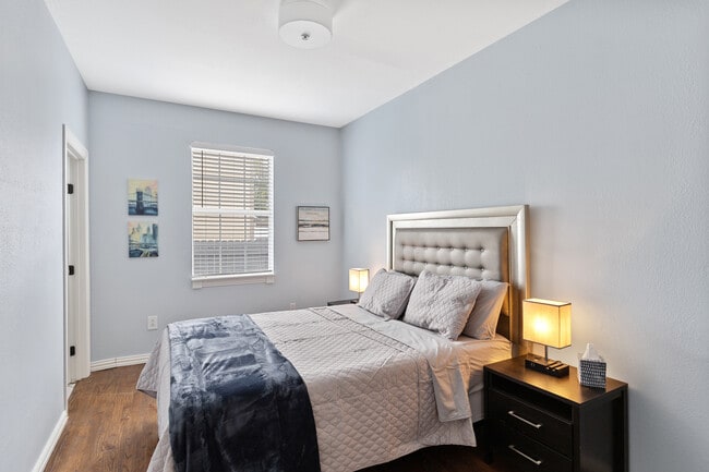 Building Photo - 810 Turner Ave