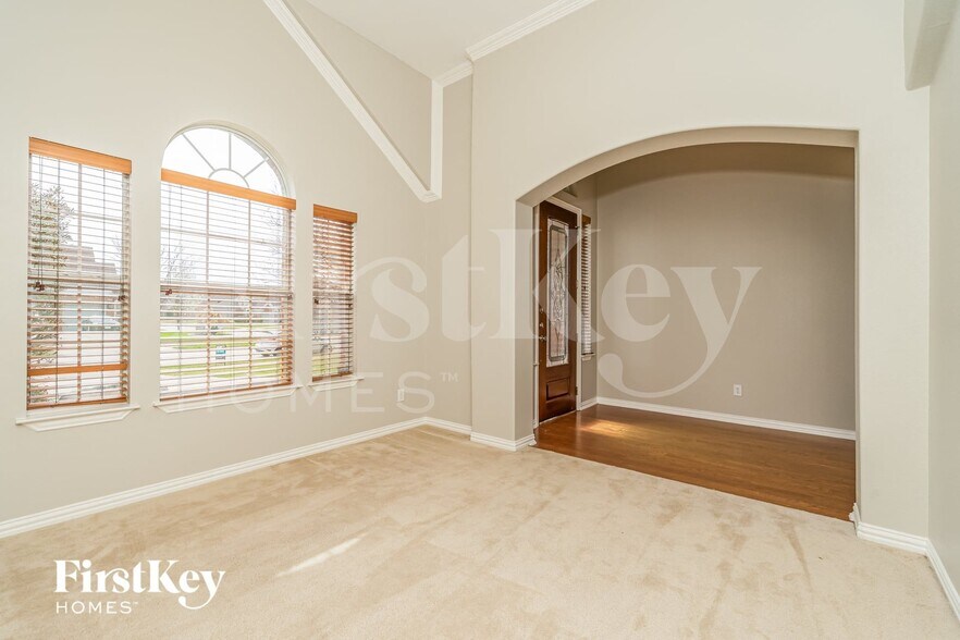 Building Photo - 4301 Palmer Dr