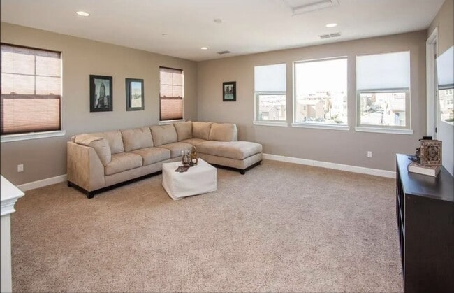 Building Photo - Cozy and Well Maintained Single-Family 4BD/3BA Home for Rent in Desirable Dublin!