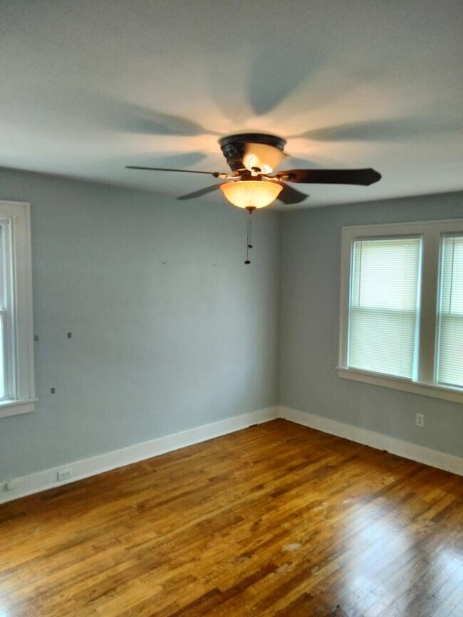 Building Photo - Beautiful 2-Bedroom Brookline Home for Rent