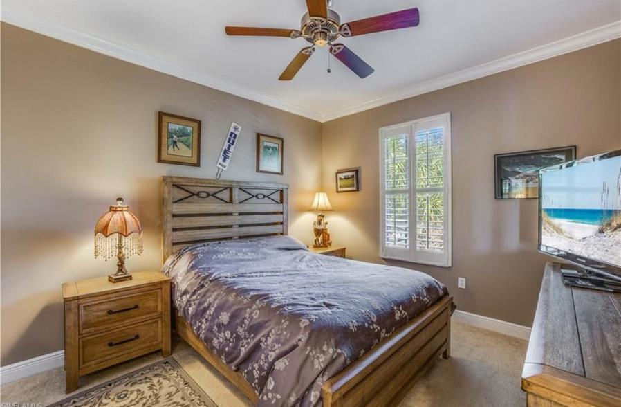 Spare furnished Queen bedroom - 16570 Goldenrod Ln