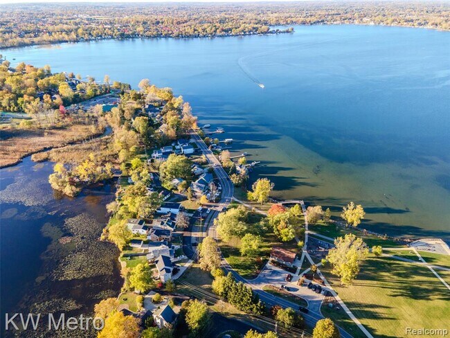 Building Photo - 2416 Shawood Dr