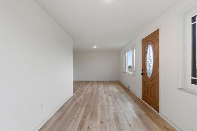 Building Photo - READY NOW! Fully RENOVATED 3 bedroom in SCOTT TOWNSHIP!