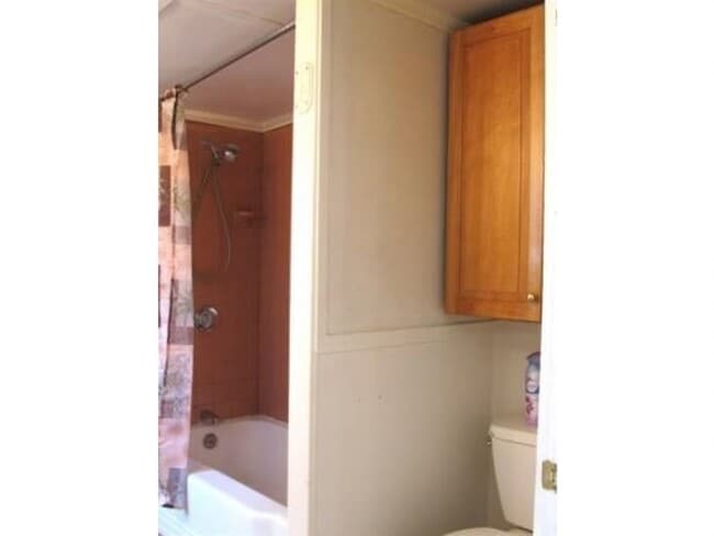 Building Photo - 19 Burke St