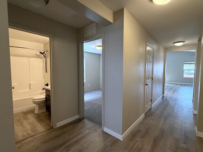 Building Photo - Beautiful 3 bed 2 bath home with flex room in Nampa just off Ustic and Middleton